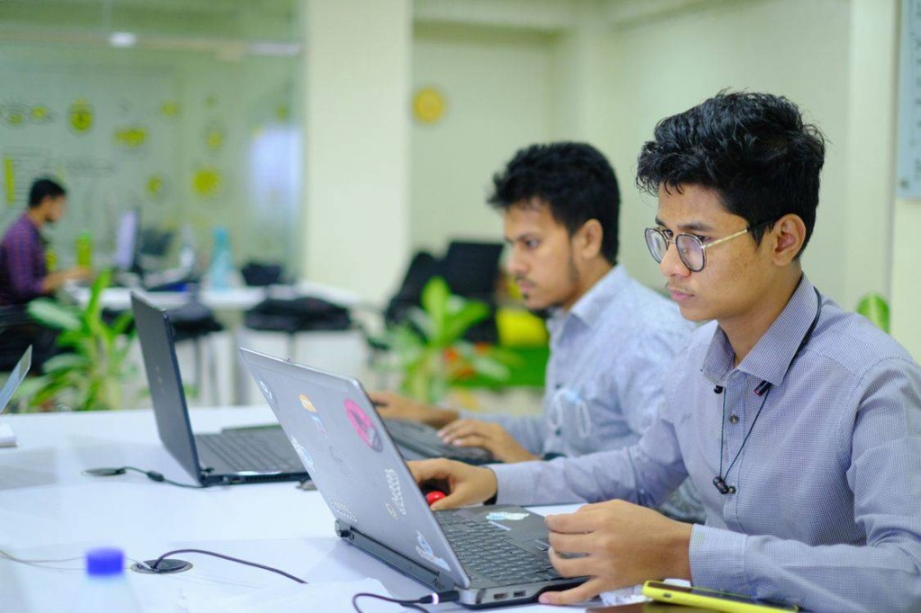 Navtark team delivering Node.js Development